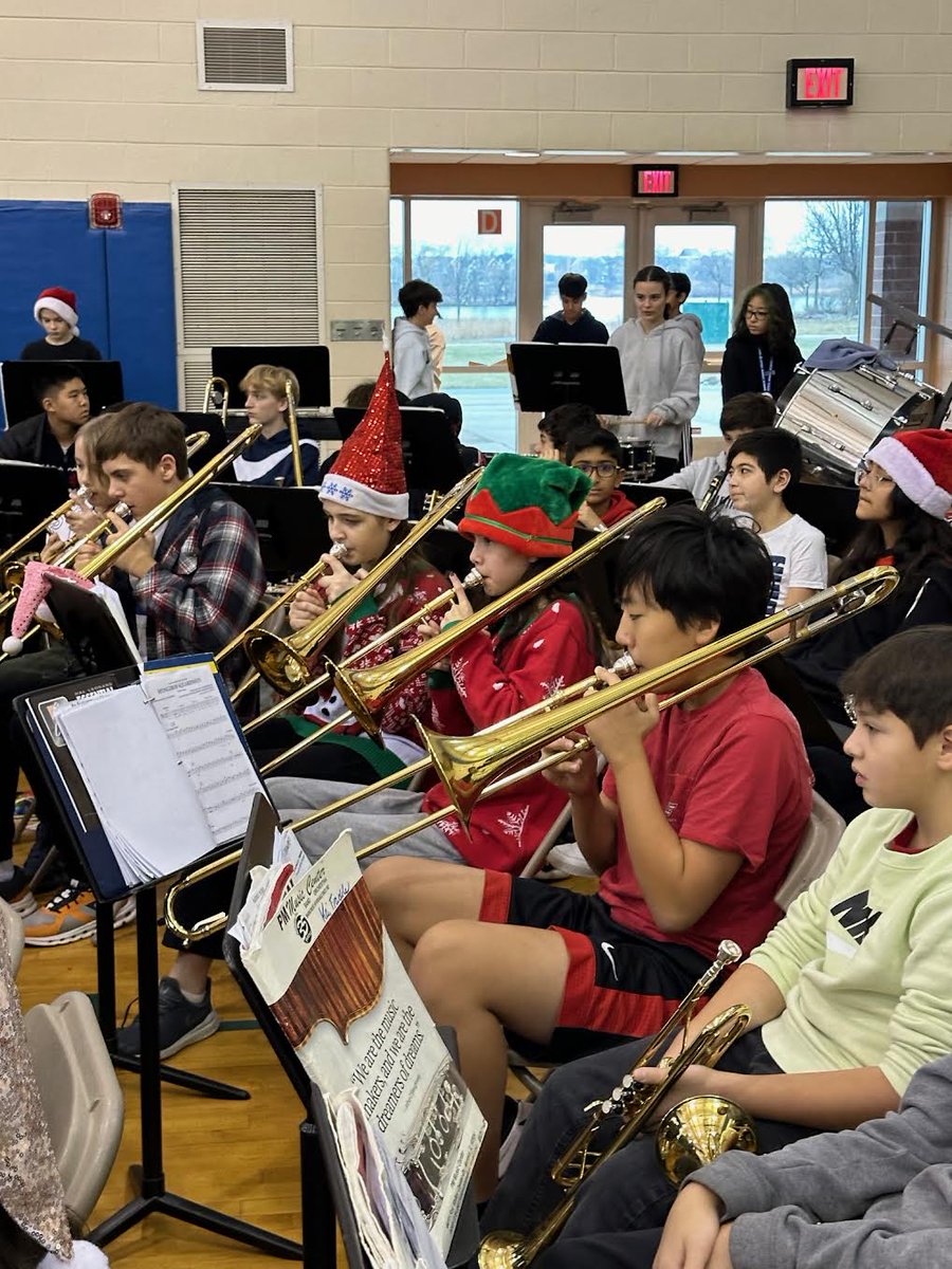 Holiday music assembly! Happy Holidays to all our Attea families!! #WeAreD34 #AtteaFlyers #holidaymusic @glenview34