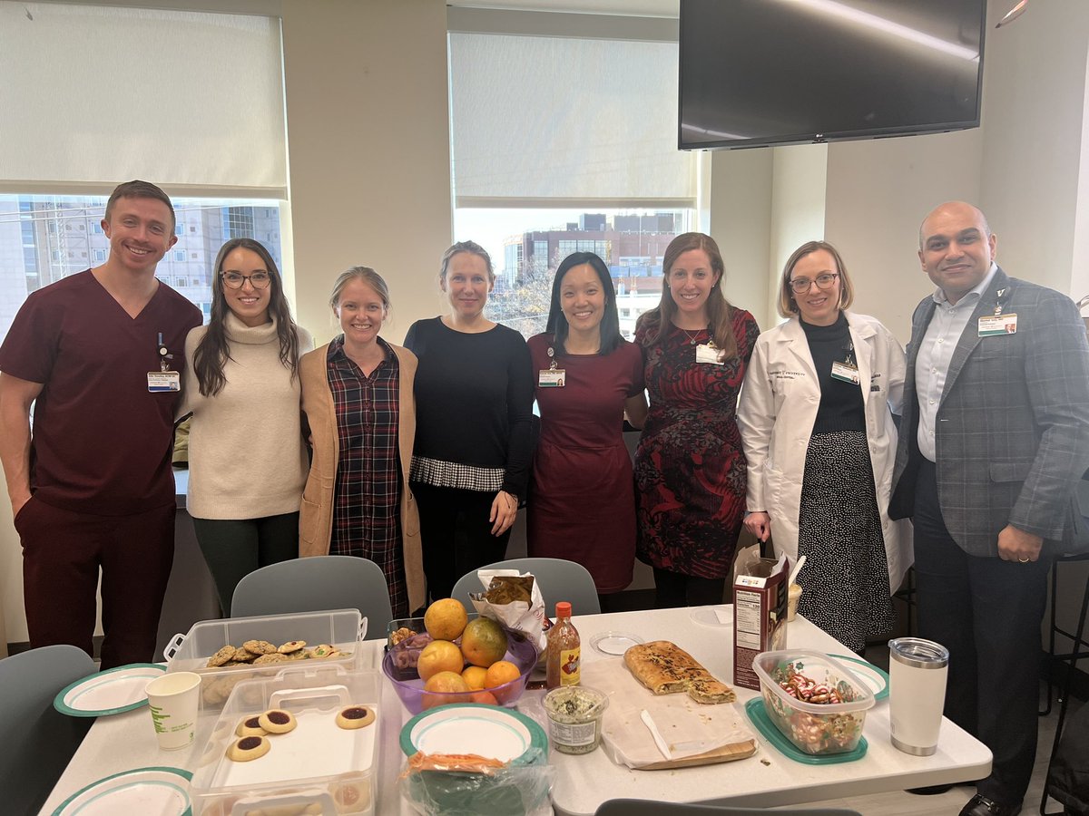 🎊Holidays ❄️☃️ at the @VUMC_Liver Continue with an an amazing postcard from @VUMC_GI Fellows and our potluck🥨🥣🍽️