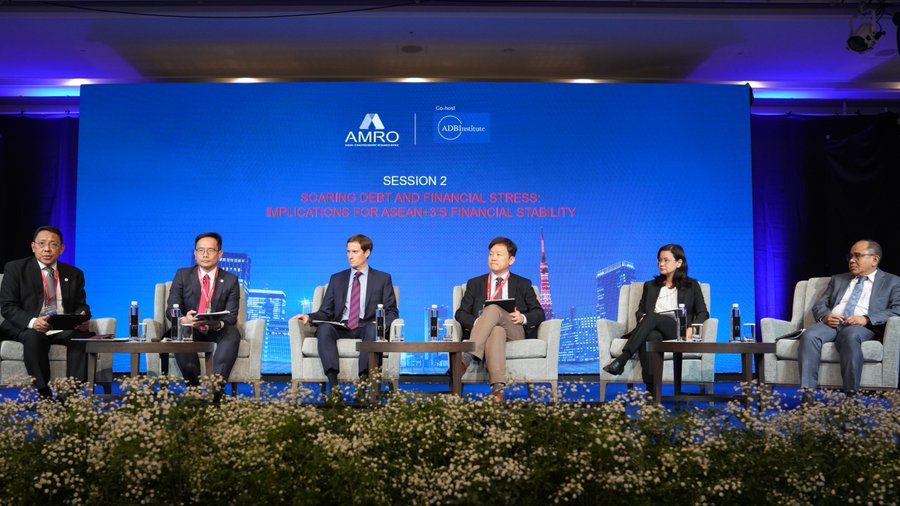 In case you missed it: #Watch the replay of the #AMROforum at ▶️ bit.ly/486kTk9

Session 1 tackled the the #ASEANplus3 region's macroeconomic situation and prospects while Session 2 discussed the impact of soaring debt and financial distress on financial stability.