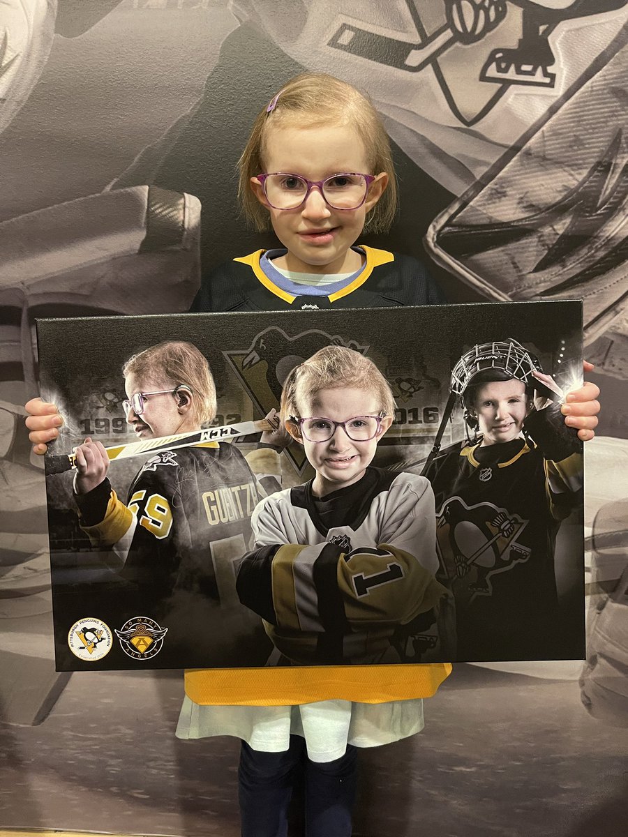 No disrespect to the other cards we've received this year, but this is my favorite!!! 🥹❤😍🥰 @HHColorLab @pensfoundation