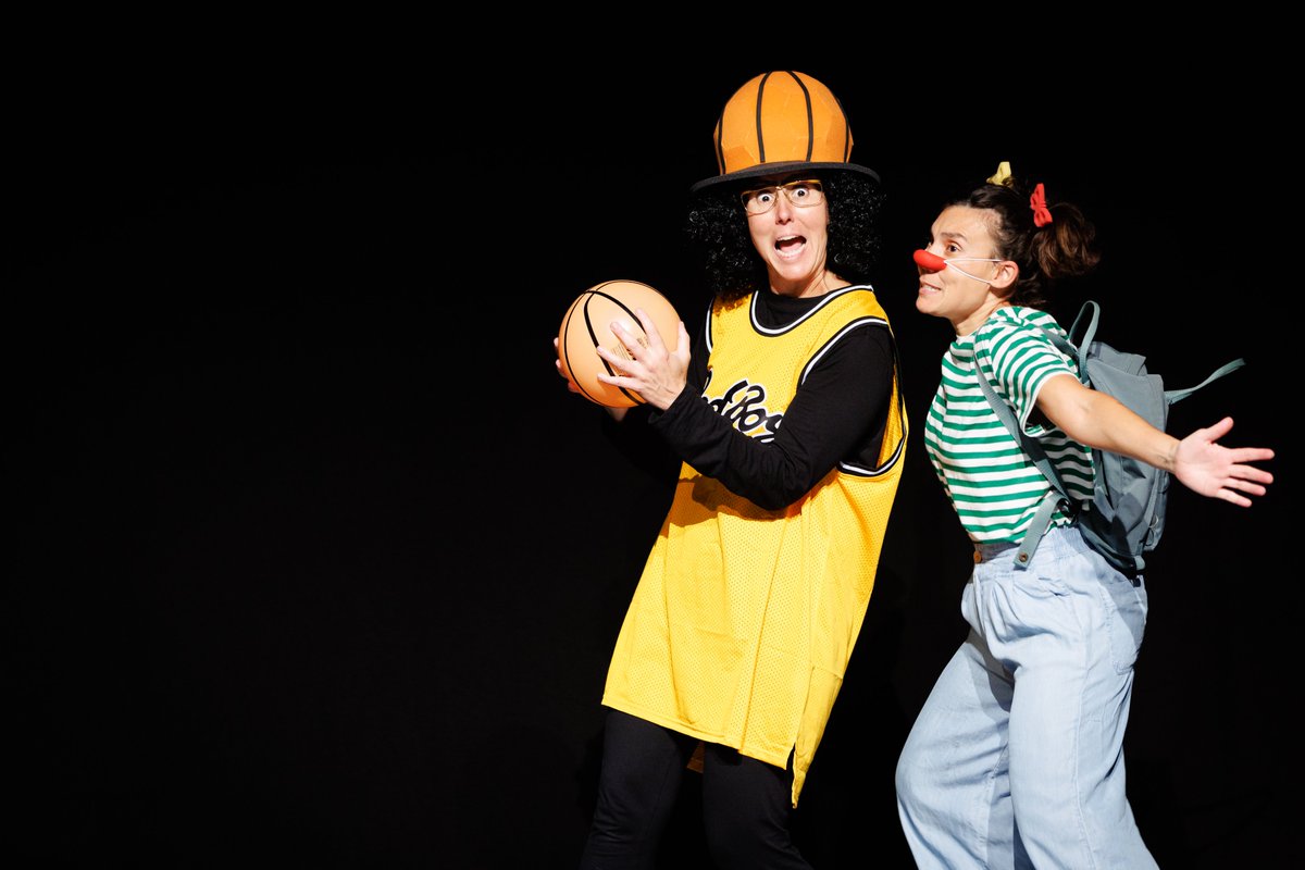 Equitables Coordinadora CJ (@equitablescj) on Twitter photo T'agrada la #xocolata?
A nosaltres ens ajuda els dies de mala lluna. Com a n’Olívia, la protagonista d’un contacontes molt divertit.
Un espectacle de #teatreinfantil de Centimets Teatre 
Demà, a les 18 hores, al Claustre de Sant Bonaventura, #Llucmajor T'agrada la #xocolata?
A nosaltres ens ajuda els dies de mala lluna. Com a n’Olívia, la protagonista d’un contacontes molt divertit.
Un espectacle de #teatreinfantil de Centimets Teatre 
Demà, a les 18 hores, al Claustre de Sant Bonaventura, #Llucmajor