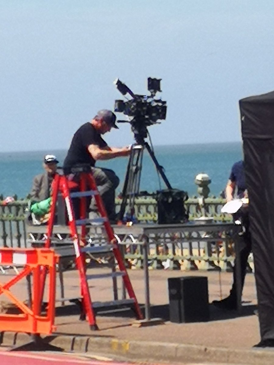 GaryEva04679693's tweet image. Empire of Light filmed in Margate last year. Film crew working hard on Margate seafront.(All photos Gary Evans) #garyevans #GoFundMe #Getsupport