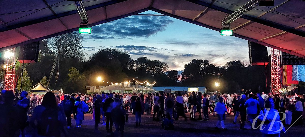 We're happy to say that the Lake Stage audience can stay dry in 2024! We'll leave the walls open though, so we can spill outside and catch some rays, and it'll still be 'bring your own' chairs/rugs etc. (Pic credit David Bradley @sciencebase)