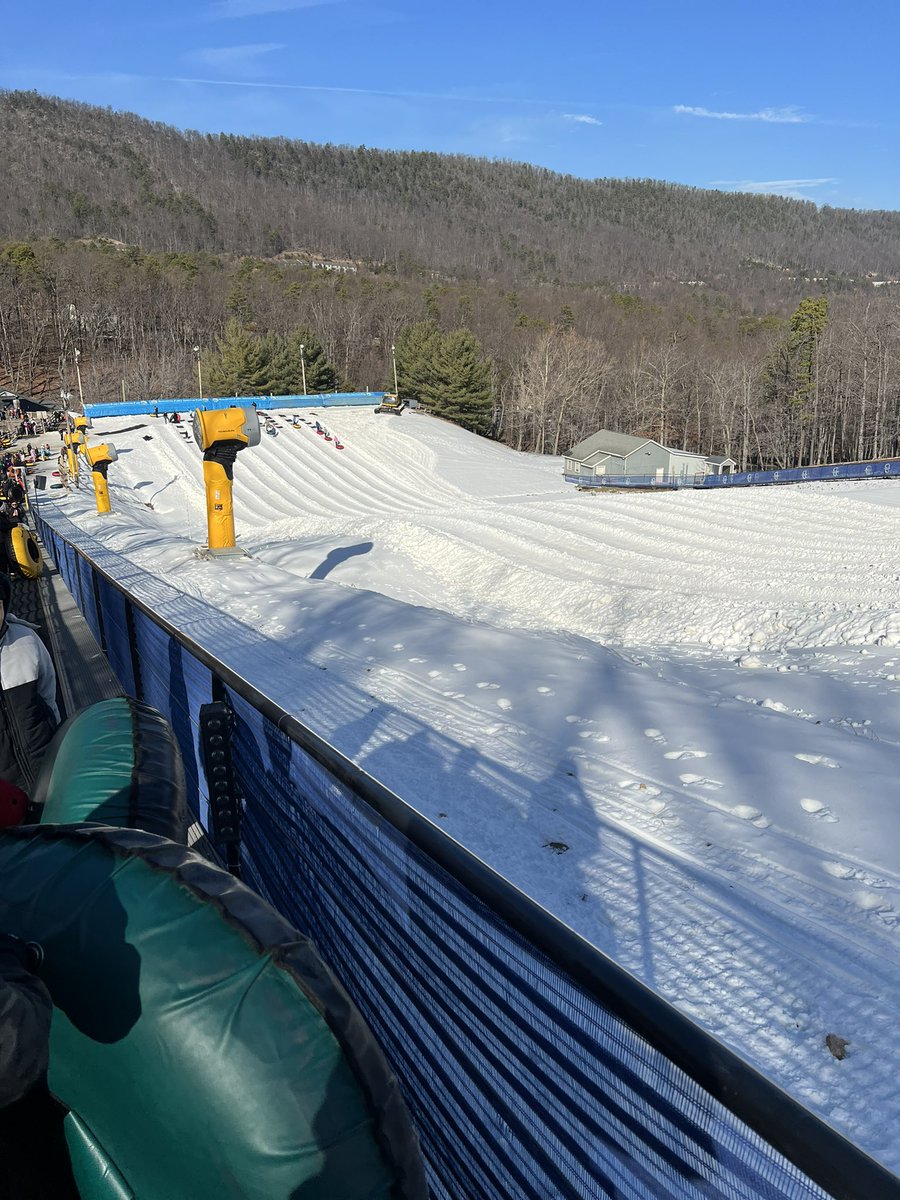 jeffk_OP's tweet image. Not snowboarding but still hella fun😁

Snowboarding next!!🫶