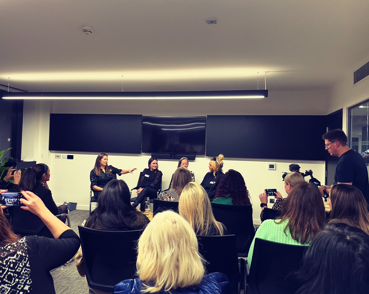 Nov &amp; Dec were busy months, late post on a couple of cool events attended... 2nd up: Female Founders Rise <a href="/BW_SciTech/">Bruntwood SciTech</a> Leeds hosted by <a href="/emmiefaust/">Emmie Faust</a>. Speakers: <a href="/CarrieRosePR/">Carrie Rose</a> personal brand building, <a href="/zandramoore/">Zandra Moore MBE</a> female leader powerhouse &amp; Lisa <a href="/thebiskery/">The Biskery</a> yummy branded biscuits!🚀