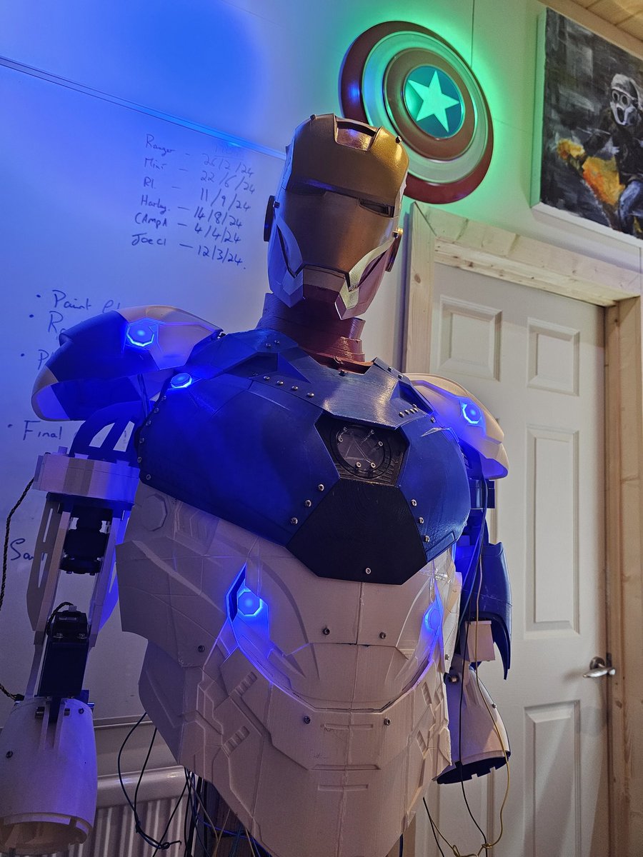 Holidays....free time?!? An opportunity to work on Jarvis - my full size Iron Man, Ai driven, Robot 😉 He now has 2 arms and some rather nice Python controlled Tri colour LEDs. What do you think Adam Savage? @testedcom @Marvel #ironman #Robotics