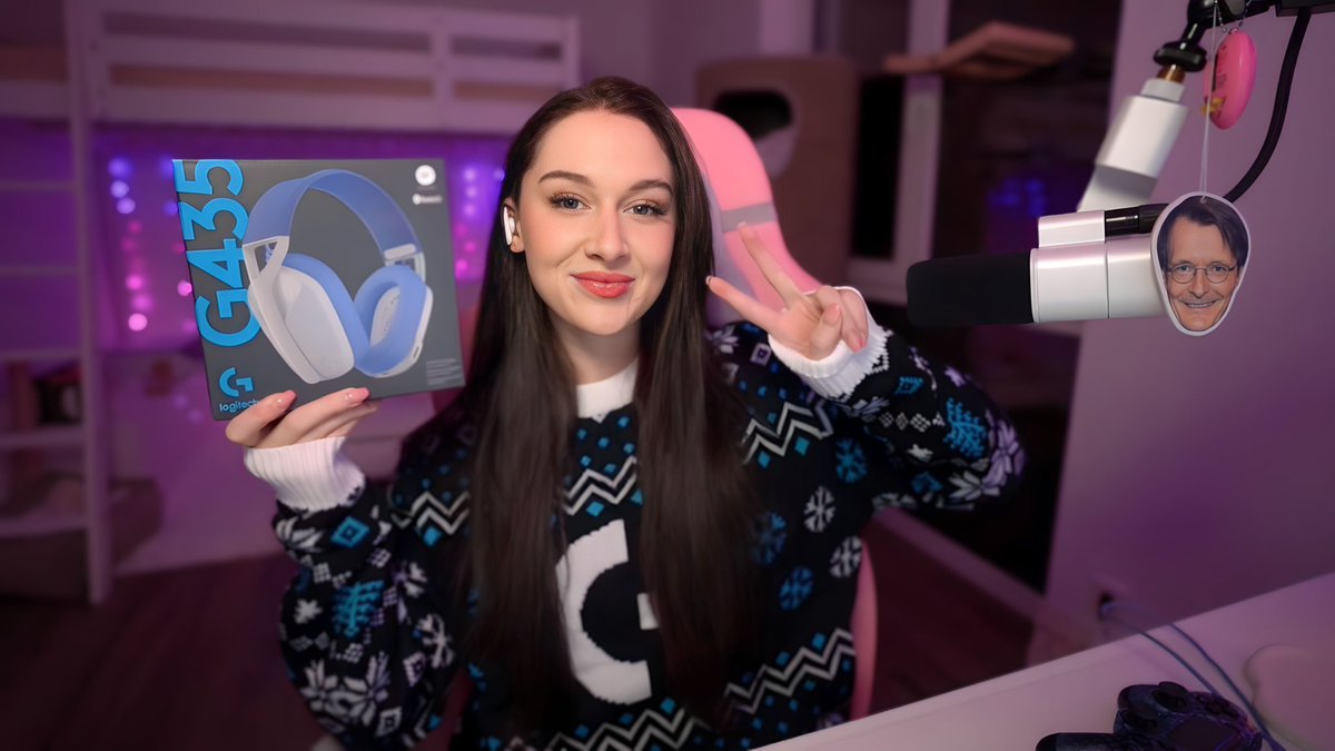 anaajao's tweet image. 🎄VERLOSUNG🎄
𝚆𝚎𝚛𝚋𝚞𝚗𝚐

@LogitechGDE &amp;amp; Ich wünschen euch FROHE Weihnachten ✨🎁
Zur Feier verlose ich ein G435 an Euch! 

Was musst du machen:
• @LogitechGDE &amp;amp; @anaajao folgen
• Post liken &amp;amp; retweeten
• 2 Freunde markieren 

Der/Die Gewinner/in wird am Sonntag 24.…