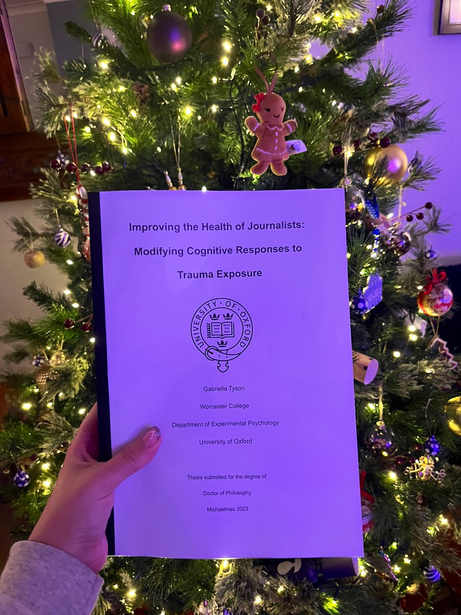 For Christmas I thought I’d submit my PhD 🎄it’s been a hard slog but so proud - just the viva to go! Thank you to all the wonderful journalists, many of whom I met on here, for all your invaluable input ❤️