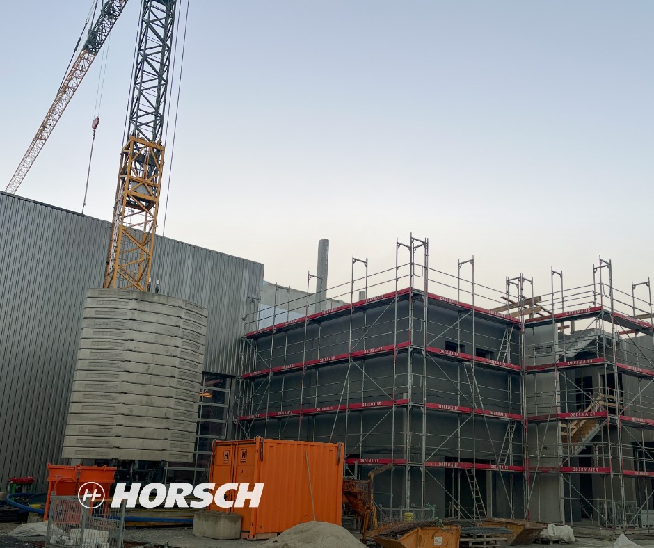 HORSCHMaschinen's tweet photo. Landau: Construction site update 

Our site in Landau is being expanded! 
New buildings on an area of 16 000 qm😍 
To be more precise: doubling the production area and tripling the storage area🙌 
👉New halls for production, logistics, service, new offices and social facilities https://t.co/2aw7NJ4cm2
