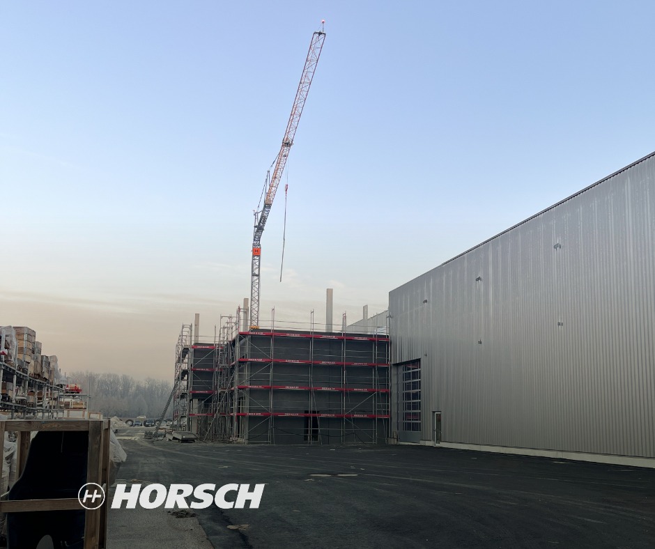 HORSCHMaschinen's tweet photo. Landau: Construction site update 

Our site in Landau is being expanded! 
New buildings on an area of 16 000 qm😍 
To be more precise: doubling the production area and tripling the storage area🙌 
👉New halls for production, logistics, service, new offices and social facilities https://t.co/2aw7NJ4cm2
