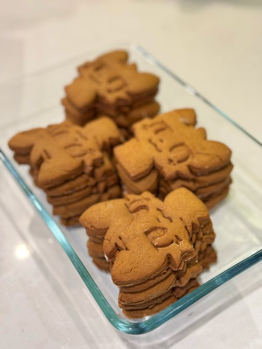 <a href="/bluefolf/">Blue 🏳️‍⚧️</a> aww, want some cookies to not think about it?