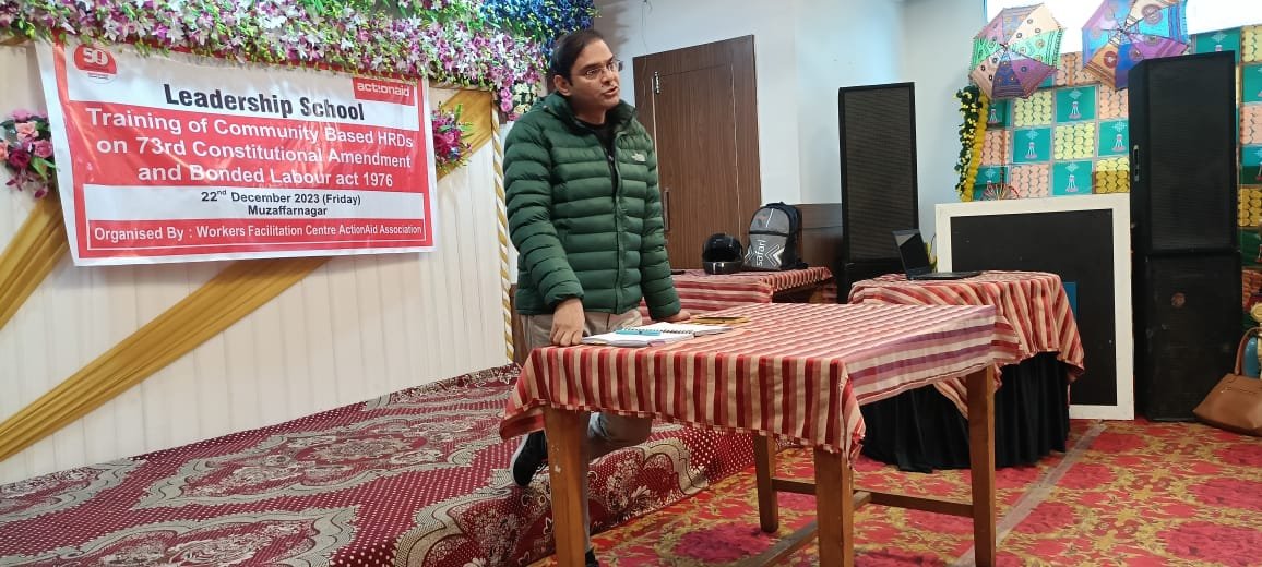 qamar_intekhab's tweet photo. Today @ActionAidIndia trained 50 HRDs from informal sector on #73rdConstitutionalAmendment and #BondedLaborAct1976 under the #LeadershipSchoolTraining in Muzaffarnagar. Also talked on Article 21 and fundamental rights. 
@sndeep @C9Khalid @dipalisharma02 @maneesha_bhatia https://t.co/E4UnUNbrwa
