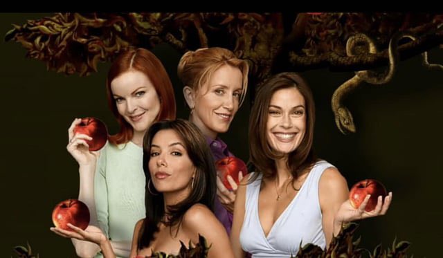 JUST REALIZED WHY I’VE BEEN CRAVING APPLES AND IT IS BECAUSE I HAVE BEEN WATCHING DESPERATE HOUSEWIVES EVERY NIGHT AND THIS IS THE FINAL FRAME OF THE OPENING CREDITS