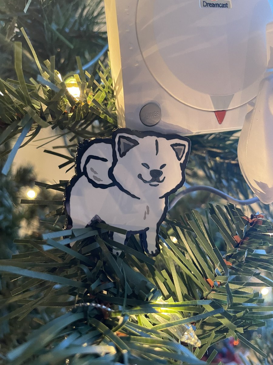 After the peeker I realized I forgot to share these beautiful Japanese Akitainu pins I also got from @NaomiRomeroArt this week! The pins were made to raise money for JACUSA, a new JA club for the UKC! All three are absolutely gorgeous! Christmas tree photos for the holiday 🤣