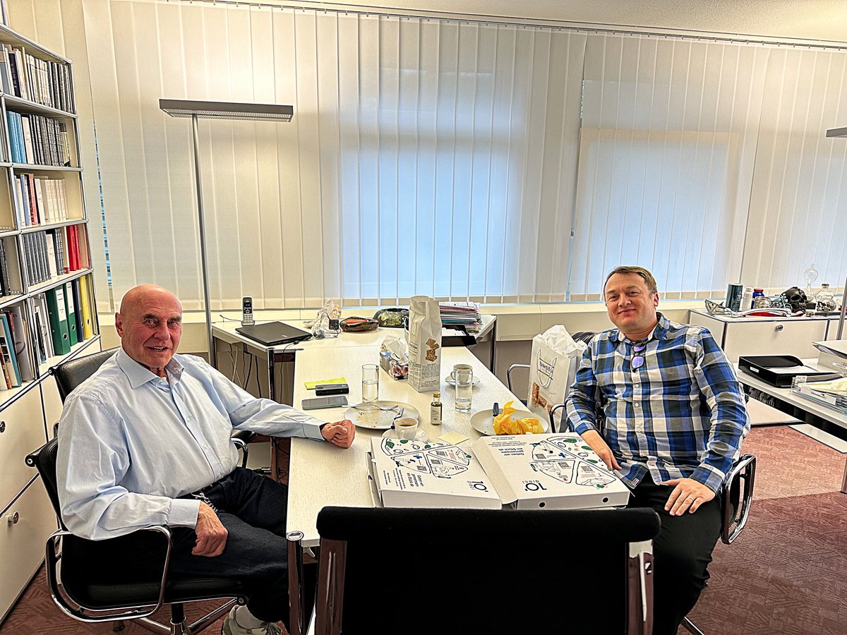 🌟 Rückblick auf ein unglaubliches Jahr! 🌟 Danke, dass ihr ein Teil dieser Reise seid. Frohes neues Jahr und auf viele weitere Erfolge! 🎊 #micropixel <a href="/svenkunz/">Sven Kunz</a> #socialmediamarketing #YouTube #AufEinNeues2024 #Jahresrückblick2023 #Anwalt <a href="/micropixel_ch/">micropixel</a> YT: @ValentinLandmann1