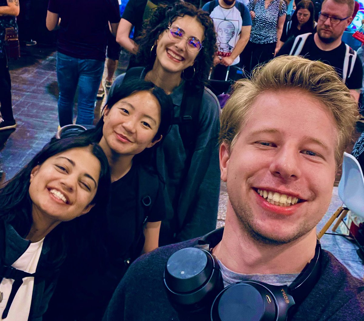 surace_laura's tweet image. 2023,What a year! 
Our little Emma was born! 👨‍👩‍👧 
The #SuraceLab is finally up and running! 🔬 
This was possible thanks to the support of a team of amazing scientists I was very lucky to find! Thanks a lot for your hard work and passion! Looking forward to our scientific journey