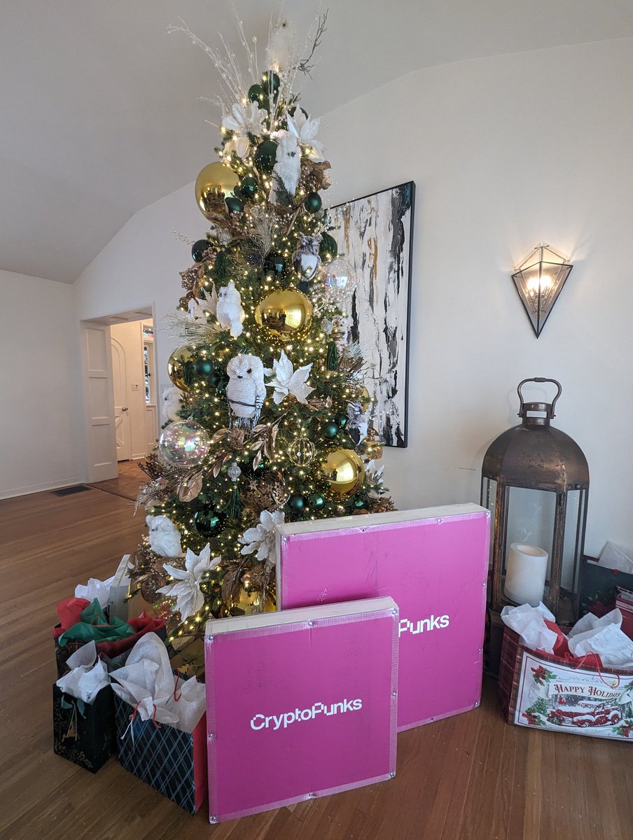 gm and bd 🌞

Received a special delivery from <a href="/avant_arte/">Avant Arte</a> and <a href="/cryptopunksnfts/">CryptoPunks</a> yesterday, just in time for Christmas 🎄🎁