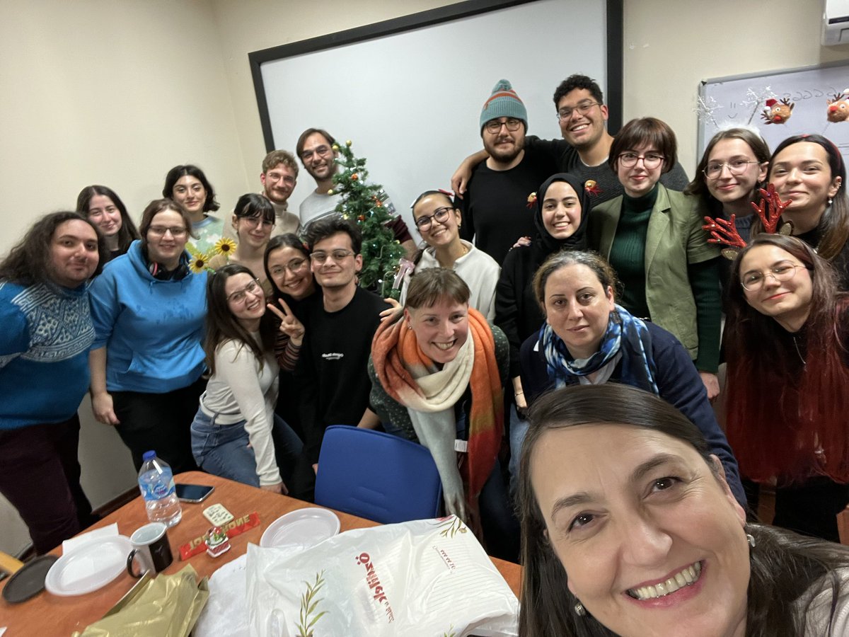 acelik100's tweet image. Happy holidays from the flylab/celiklab