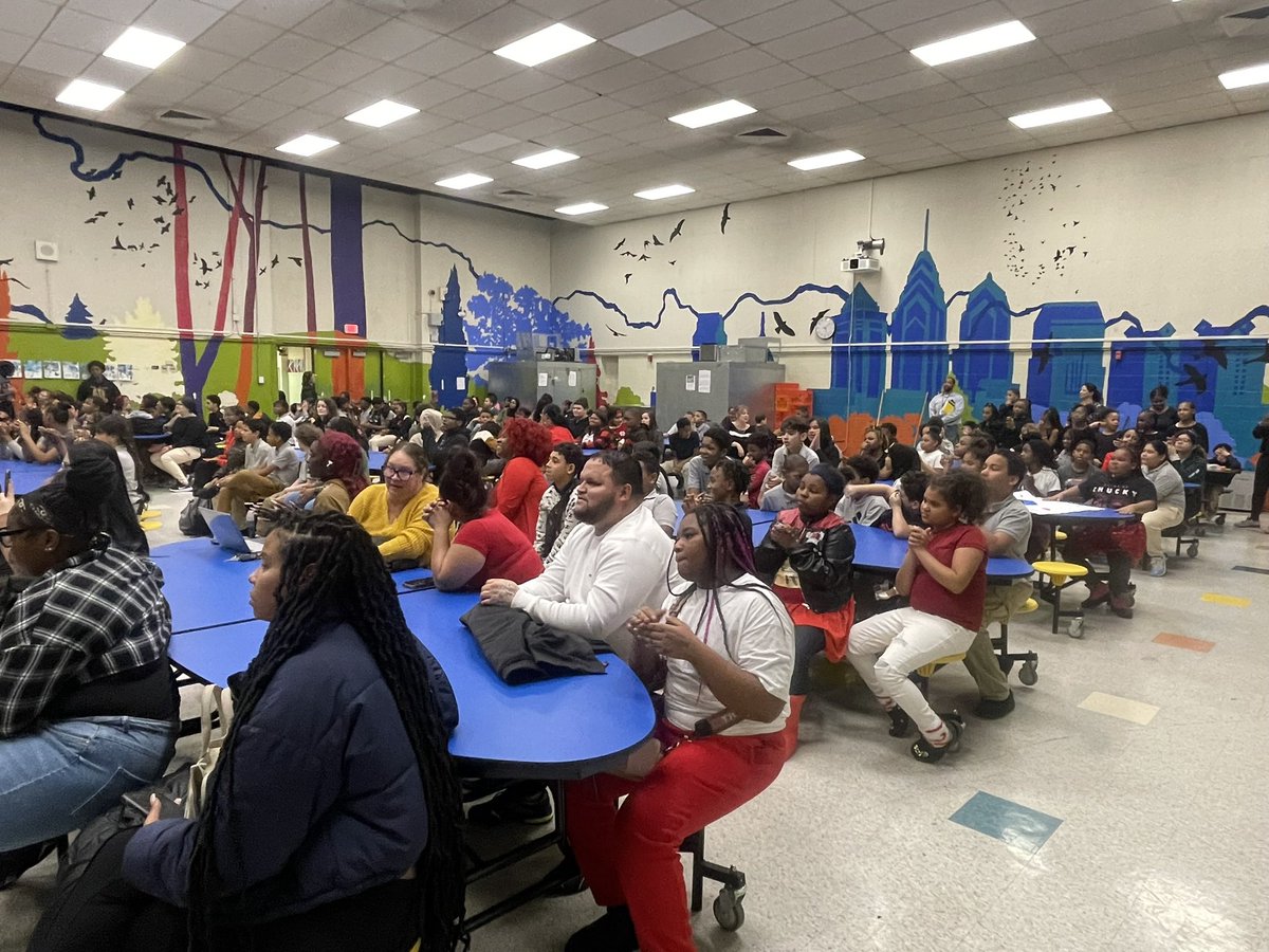 Hartranft_Elem's tweet photo. ❄️Winter Concert❄️ @PHLschools @DrRLajara https://t.co/aVFnT7tnfk