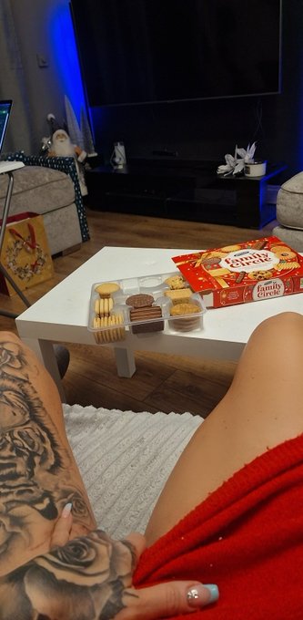 The chocolate fingers were nice https://t.co/oCaJjicfLY<a href="/tag/thighboots"class="tags"><span>#thighboots</span></a><a href="/tag/bigtits"class="tags"><span>#bigtits</span></a><a href="/tag/tits"class="tags"><span>#tits</span></a><a href="/tag/tallwomen"class="tags"><span>#tallwomen</span></a><a href="/tag/milfpo"class="tags"><span>#milfpo</span></a>