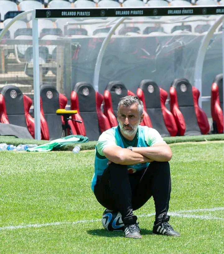 Some Orlando Sundowns Pirates fans tried to push their agenda on Padre and now South Africans proved who is the best 👌
#CarlingAllStars