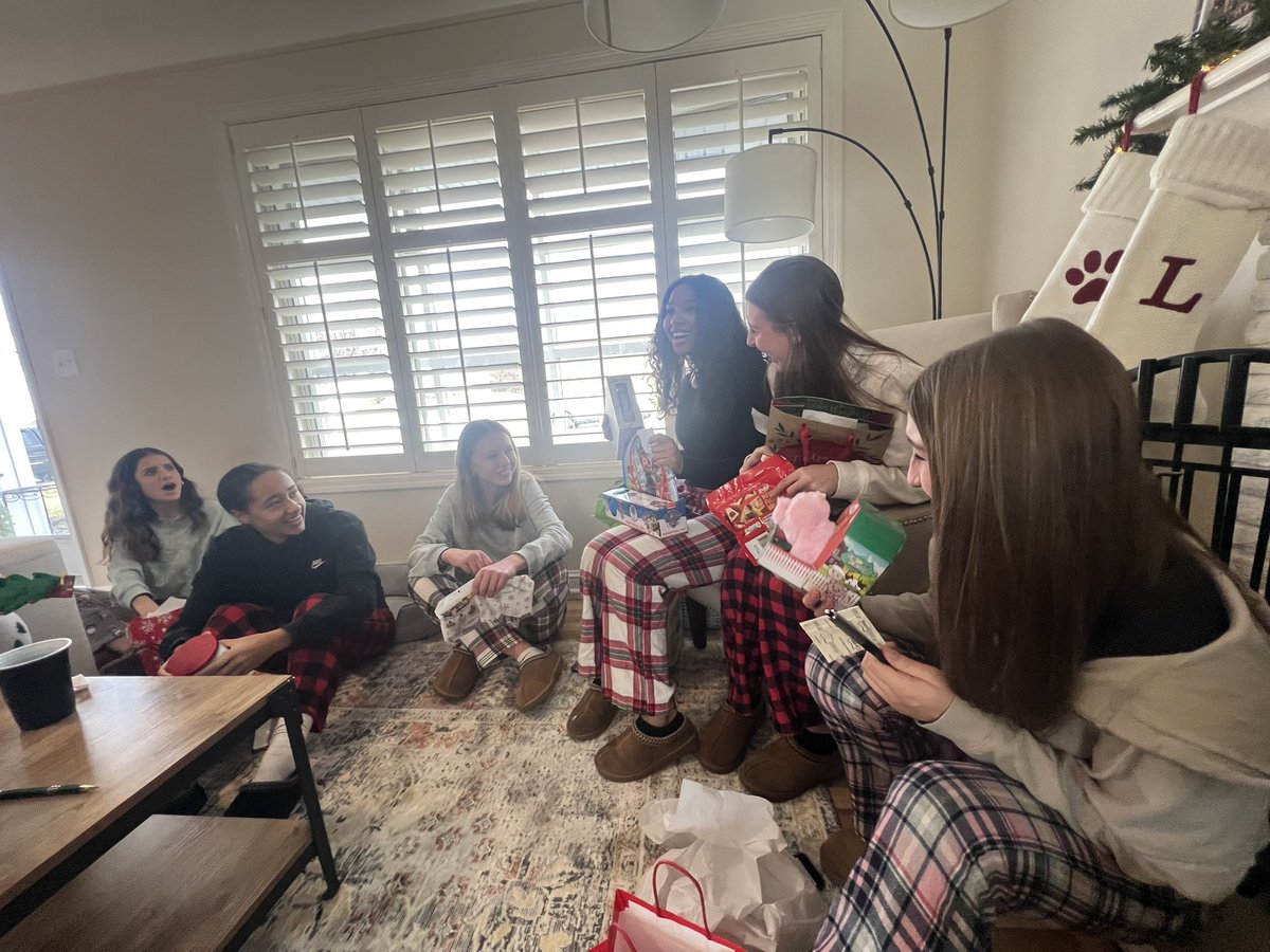 AHS Women's Basketball tweet media