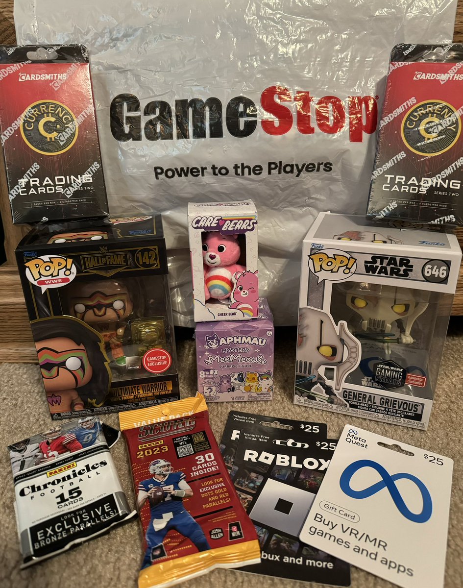 #StockingStuffers haul from @GameStop 

And a few #GameStop exclusive Pops for me!