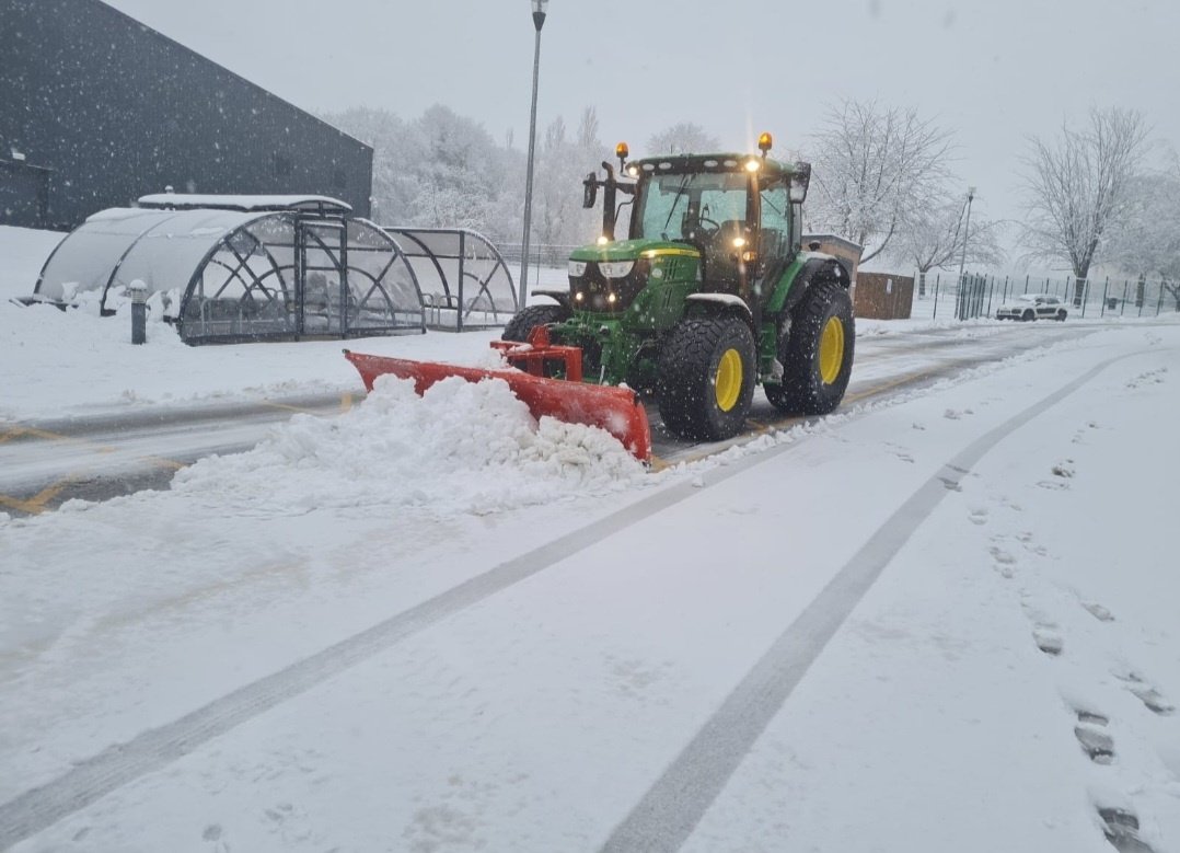 🎄🎄Wishing a Merry Christmas to all our wonderful customers, suppliers and fellow contractors!

We would like to thank you all for your business and support this year! 
All the best and looking forward to working with you all in 2024!! 🎄🎄
#Christmas #tractor #HappyNewYear