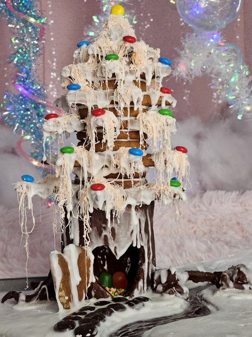 ❄️Gingerbread Gnome Home ❄️   Chacolate dipped trunk and tree roots with a sugar river and dragons beard<a href="/tag/mvsales"class="tags"><span>#mvsales</span></a>
