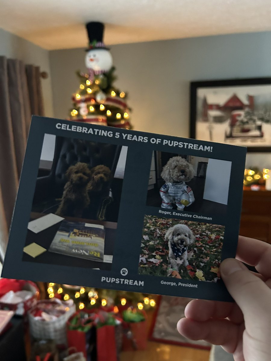 Puppies, politics and holiday vibes. The best card of the year! Merry Christmas @mtmdiamond, @thechrischapin and Connor at @upstream_group!