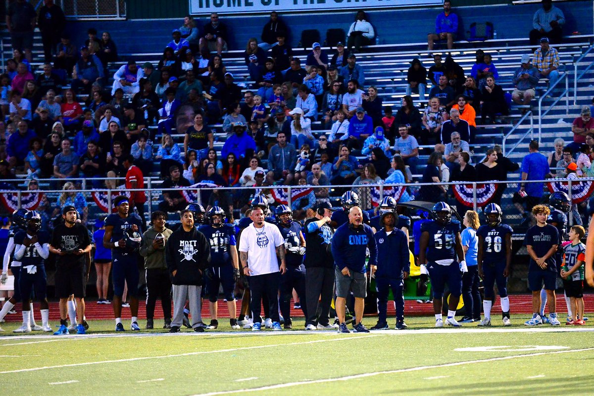 Kalieb(KO)Osborne (@osborne_kalieb) on Twitter photo Couldn’t be more thankful and blessed from my support system from my high school. Thankful for all my teachers, coaches, and friends from Waterford mott high school. Will forever love that place as a home🫶🏽. <a href="/CoachFahr/">Coach Fahr (James 1: 2-4)</a> <a href="/mcgeek01/">Speedgirl</a> <a href="/CoachTWhite00/">Coach White</a> <a href="/WCorsairs/">Waterford_Corsairs</a> <a href="/MOTTBOYCITY/">CHIRP CITY</a> Couldn’t be more thankful and blessed from my support system from my high school. Thankful for all my teachers, coaches, and friends from Waterford mott high school. Will forever love that place as a home🫶🏽. <a href="/CoachFahr/">Coach Fahr (James 1: 2-4)</a> <a href="/mcgeek01/">Speedgirl</a> <a href="/CoachTWhite00/">Coach White</a> <a href="/WCorsairs/">Waterford_Corsairs</a> <a href="/MOTTBOYCITY/">CHIRP CITY</a>