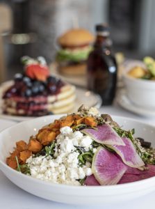 🎉 #MoheganSun welcomes 'The Shed' in 2024! American comfort food with a twist. #TheShed #ComfortFood #NewRestaurant

Stay tuned for more! 🍽️ 
westfaironline.com/restaurants/mo…