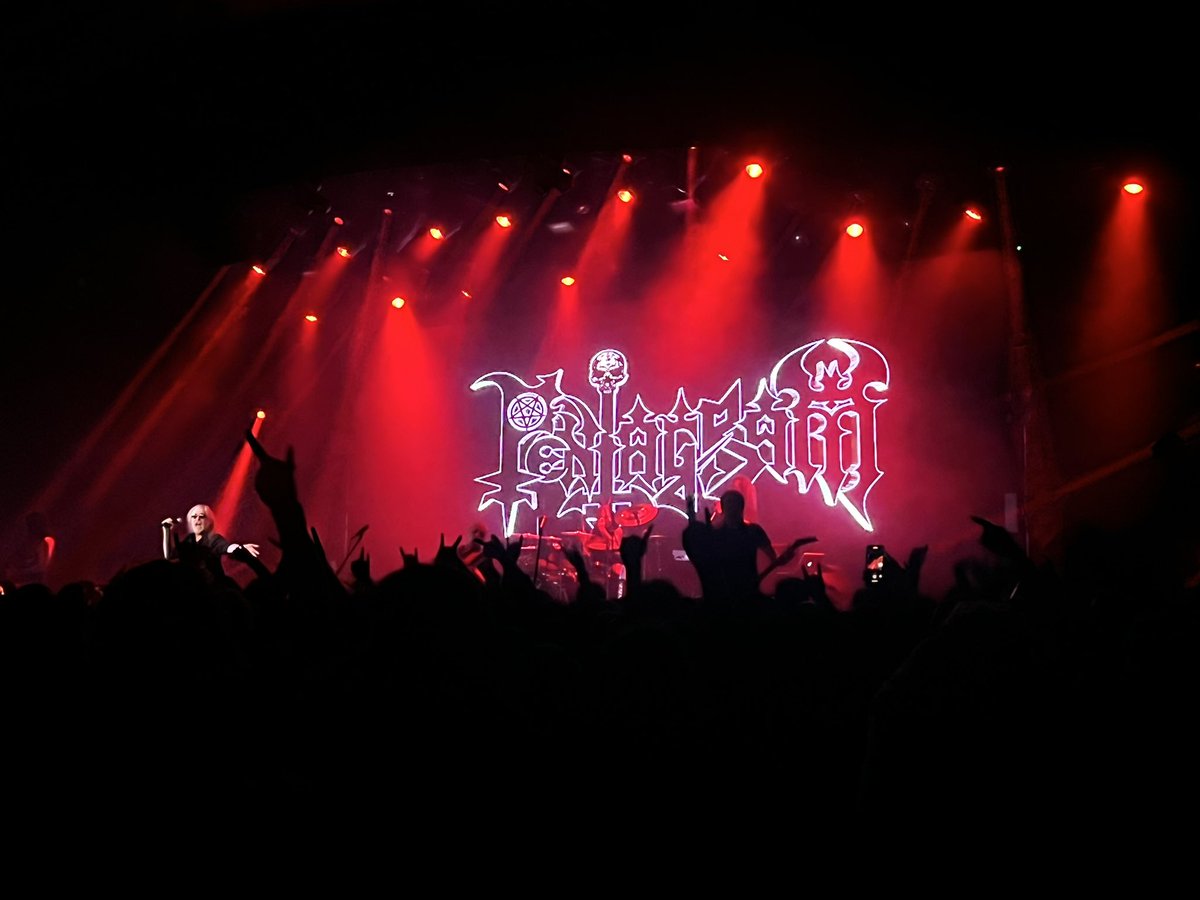 #pentagram Bostancı yanıyor resmen bu akşam konser şahane gidiyor🤟🤟🤟