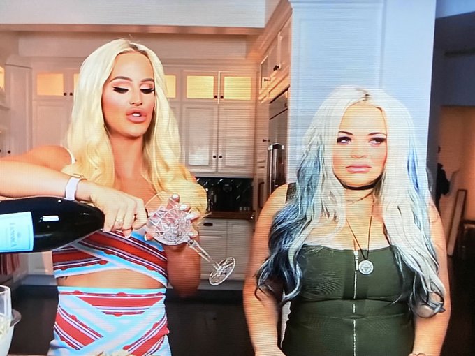 Doing customs tonight https://t.co/WpbHZMDm5G