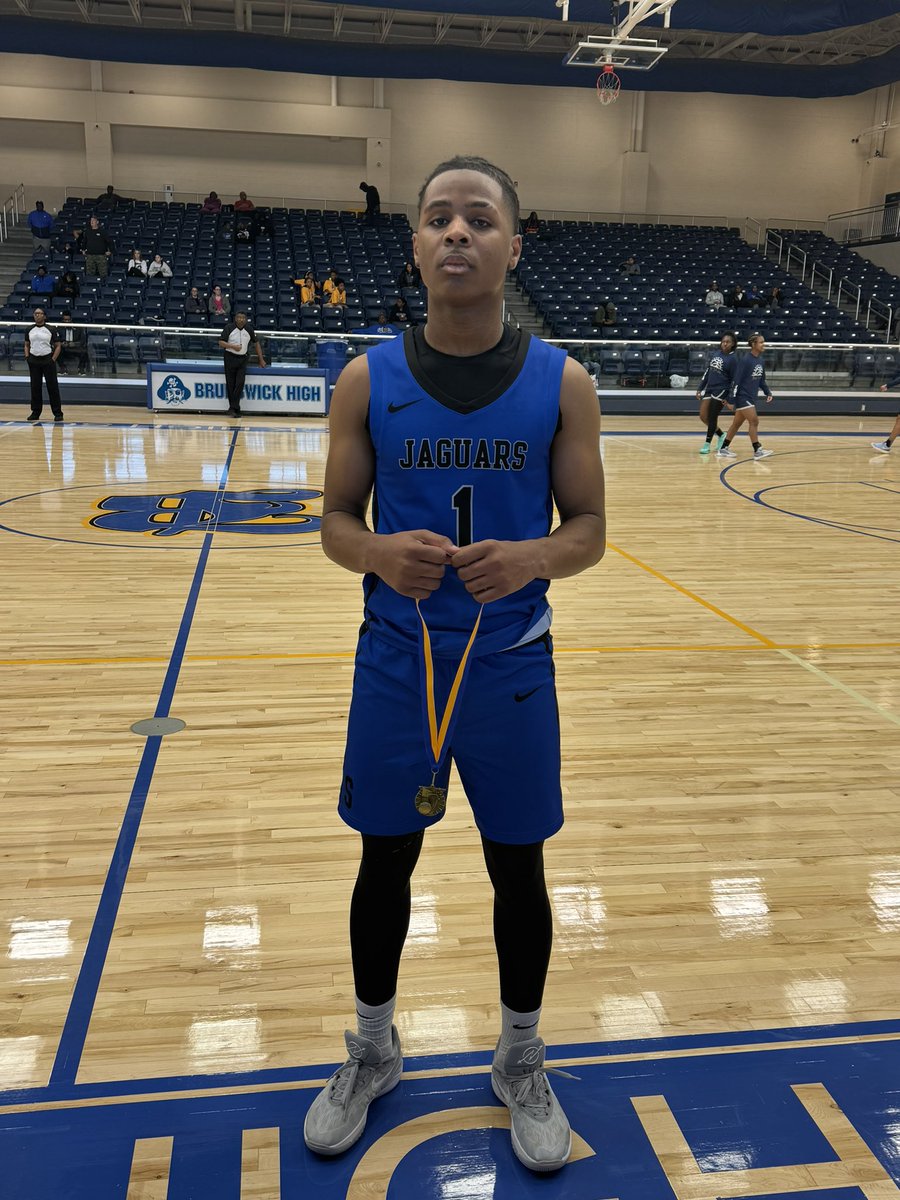 Boys (Game 3)
Bradwell 49
DJ Pasley <a href="/DarKariPasley/">DarKari “Dj” Pasley</a> 15p Player of the Game 
Chris Perry 14p

Stephenson 43
Timothy McRae <a href="/TheTM1Show_/">Tim McRae</a> 15p Player of the Game 
Branton Allen 14p

#HoopinAtTheHigh #Day2