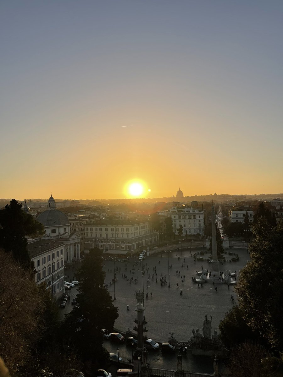 Stasera un super tramonto…#22dicembre #Roma 
📸mia