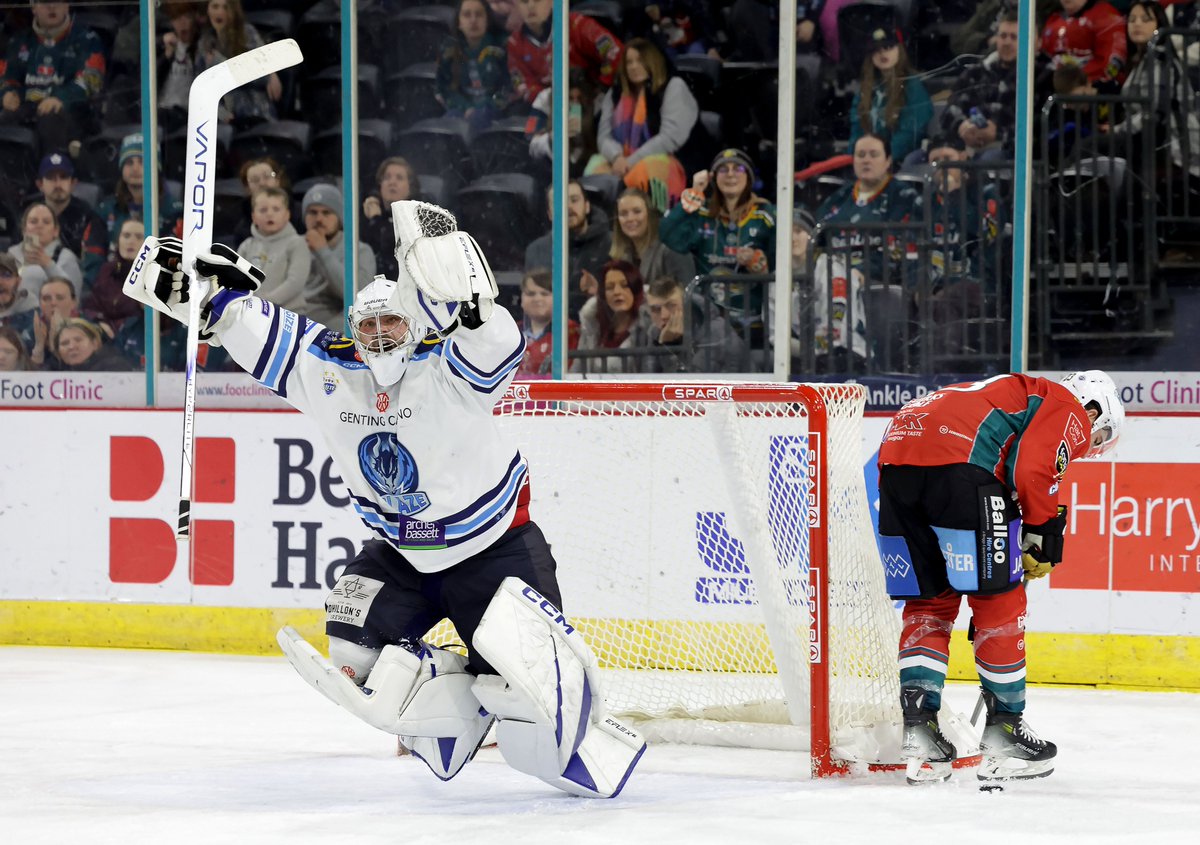 ᴊᴏʏ & ᴅᴇsᴘᴀɪʀ Coventry Blaze's Taran Kozun celebrates following their Challenge Cup quarter-final over the Belfast Giants at the SSE Arena on Wednesday night. The holders let a four-goal lead slip away in the third quarter before eventually losing in the shootout.