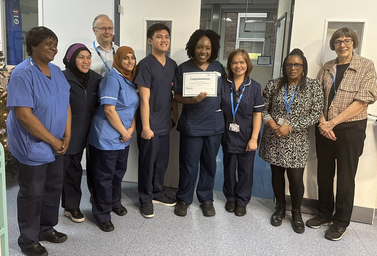 Well deserved recognition Kadeish and C8 team - award for excellent leadership and role modelling when implementing digital workflows at Hammersmith Hospital! Super proud of you all. Thank you @SigsworthJanice @imperialNHS_CEO @cleonvillapalos @n_PiresRN for your visit today!