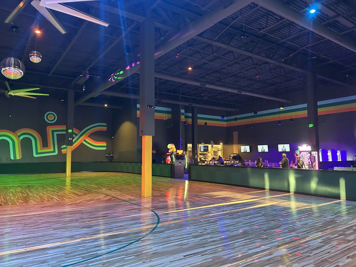 Get your friends and head over to Manchester’s new roller skating rink for some family-fun! REMIX Skate and Event Center is now open and I was thrilled to join them today! 🛼 🎶