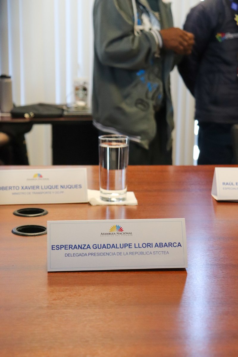 🚫 Sillas Vacías 🚫 Hoy en la Sesión No. 139, las autoridades convocadas para informar sobre el avance de la #LeyAmazónica brillaron por su ausencia. ❗️Sin su presencia, nos falta información crucial sobre las Universidades públicas en nuestra #Amazonía. #AsambleaEc2023 🇪🇨