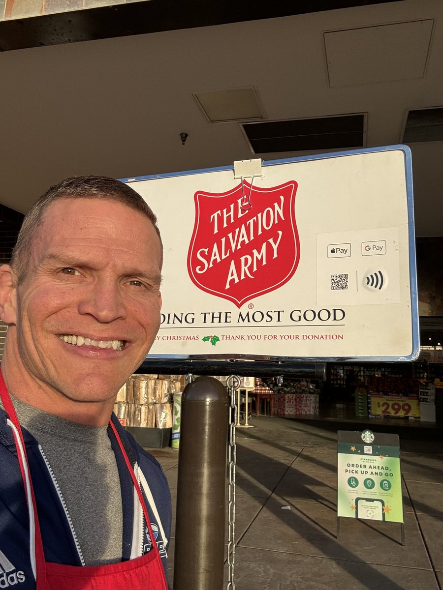 One more shift before Christmas! Come on down to King Soopers at Highlands Ranch Parkway and Wildcat. I’ll be here till 6pm today 🧑‍🎄 

#salvationarmy #charity #itsgoodforyou #merrychristmas🎄