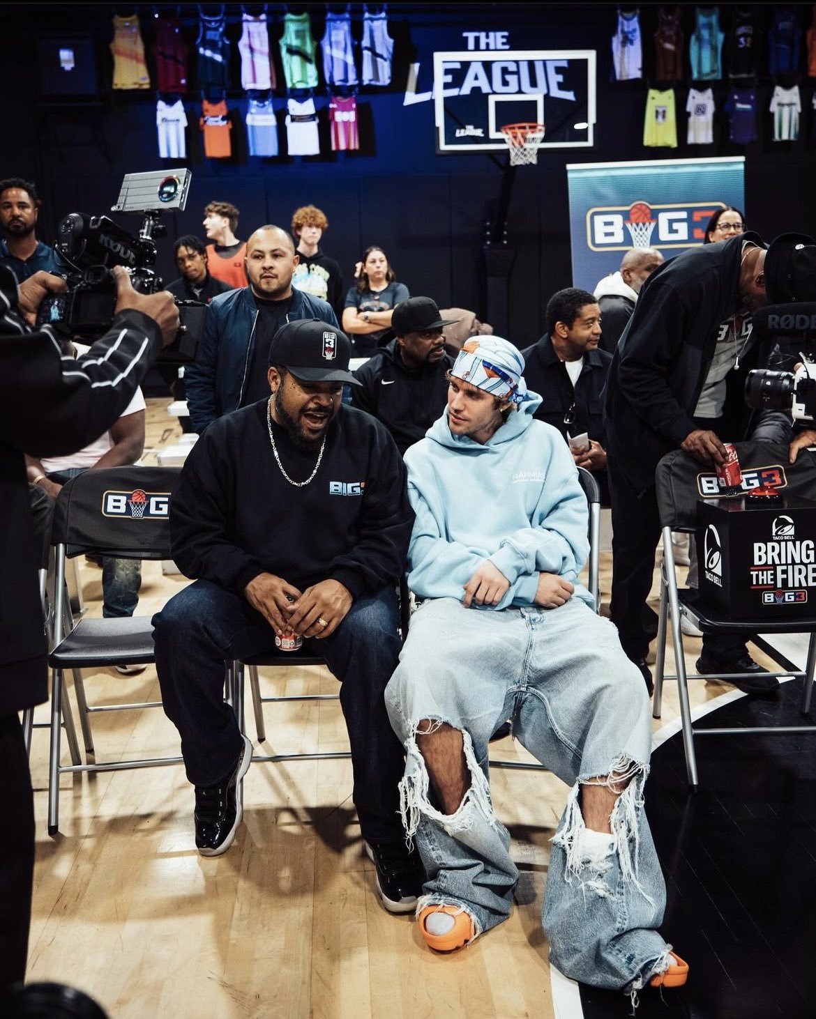 Justin bieber yeezy 700 sale