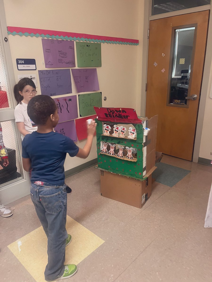 JessDowney_'s tweet photo. 4th graders created a working arcade for the 1st graders to enjoy! What an amazing STEM Project! We had so much fun!! #stem #prettyimpressive #education https://t.co/I9vUSf1AMs