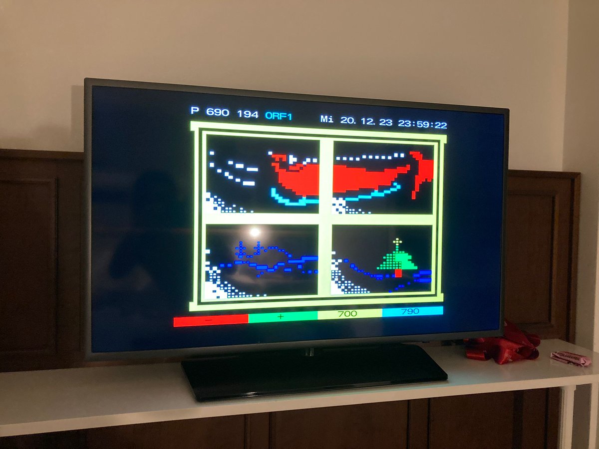 andyuglifruit's tweet photo. ORF TV in Austria today ... Some #Teletext #pixelart I've done for their advent calendar. https://t.co/EHhoA5uwxx