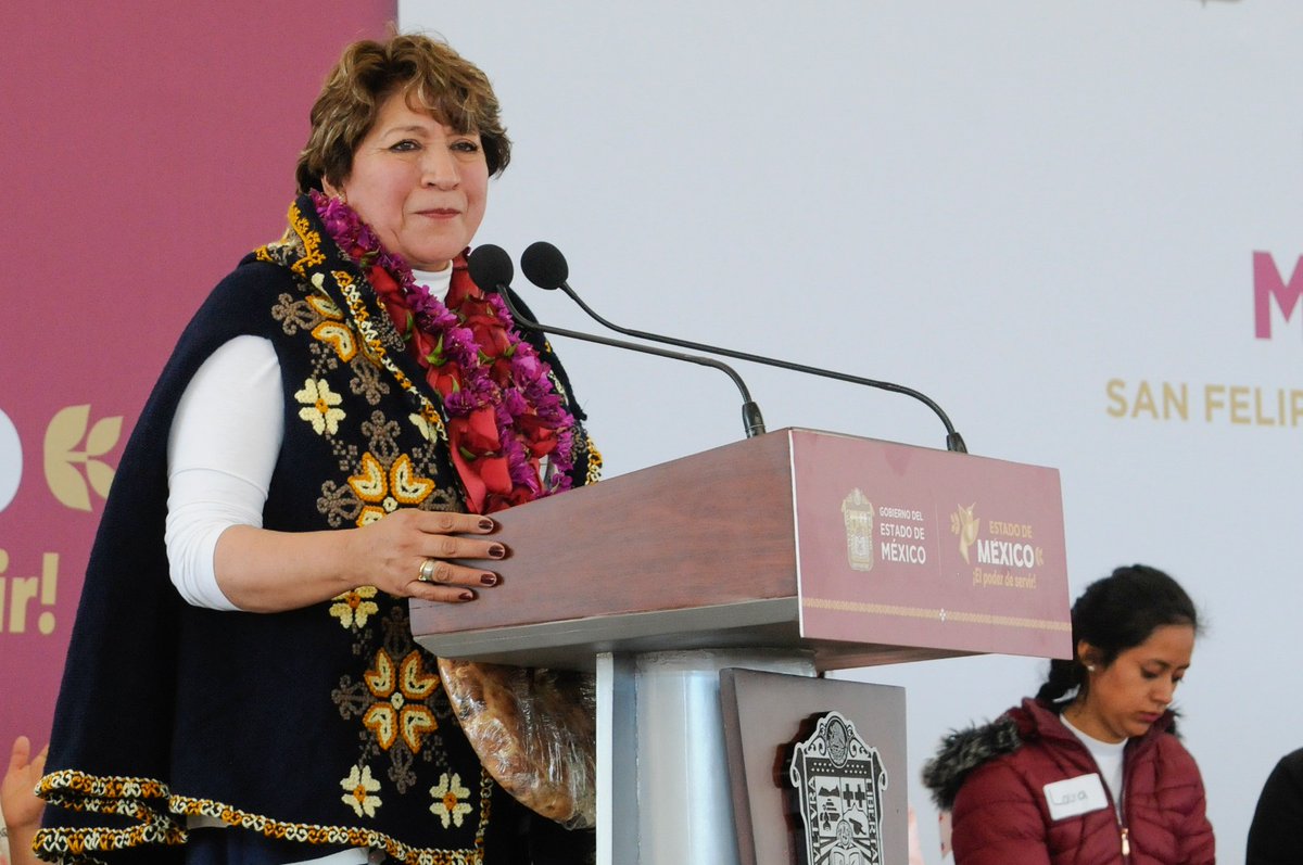 ENCONCRETO_'s tweet photo. Entrega Gobernadora Delfina Gómez tarjetas de “Mujeres con Bienestar”, en San Felipe del Progreso https://t.co/EhAc0Wu137