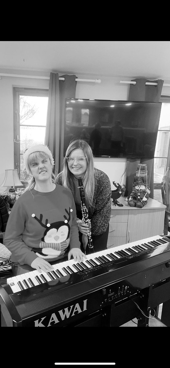 Rachel & I’s first @livemusicnowcym session at Brocastle Manor Care Home, Bridgend. Looking forward to the rest of our residency; making music with residents, staff and visitors! Christmas songs for the win. 💪🏻🎄❄️ #MusicalCare