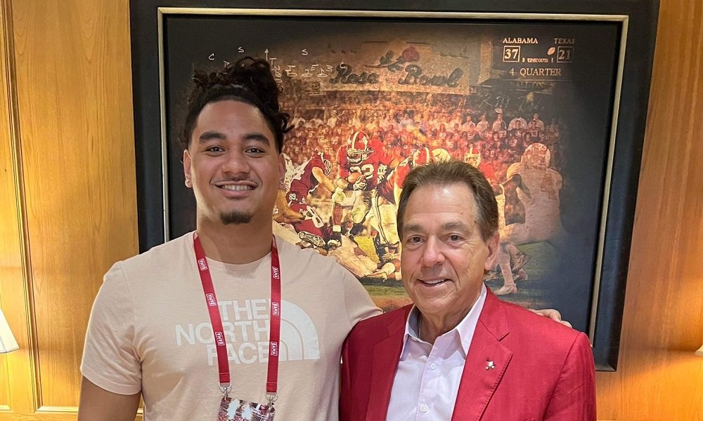 HaliDCameron's tweet photo. Central Phenix City DL Isaia Faga locks in with Alabama 
@TDAlabamaMag @TDARecruiting
#TDA #NickSaban #Alabama #RollTide @FagaIsaia
Check out my latest:  https://t.co/BQ7ZIQkv2A………… 👀... https://t.co/2aYJdX2e60