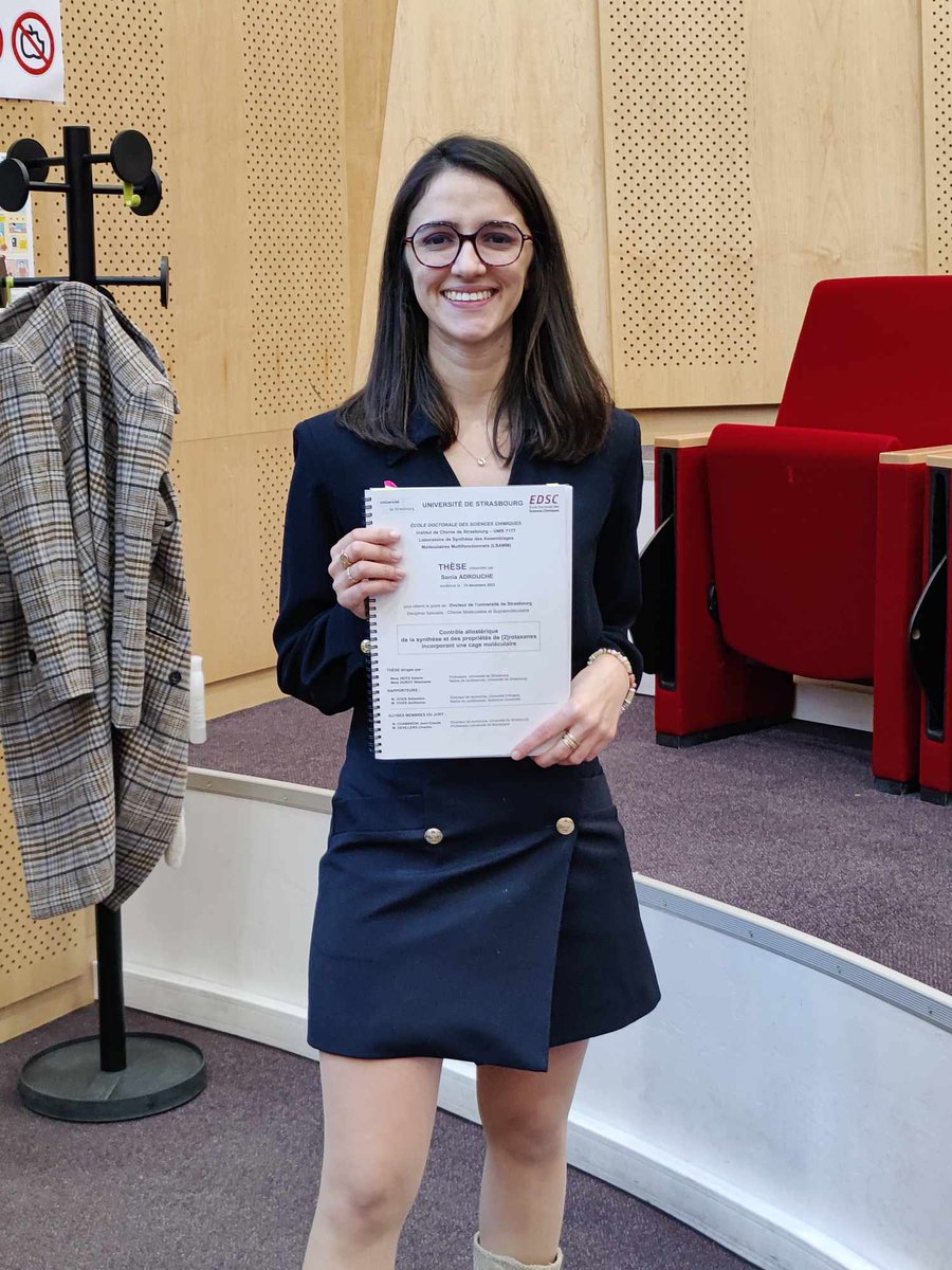Heitz_group's tweet photo. Congratulations to Sonia Adrouche who has successfully defended her PhD thesis on the allosteric control of [2]rotaxanes incorporating a molecular cage.
Many thanks to the jury members @VivesGui, @SebastienGoeb, Charles Devillers and Jean-Claude Chambron! https://t.co/nfwCD5wlU2