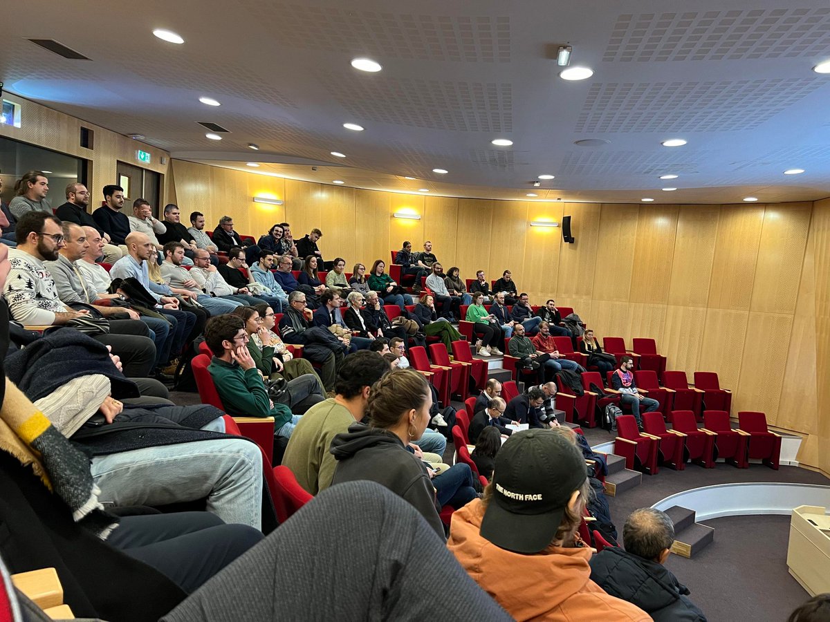 Heitz_group's tweet photo. Congratulations to Sonia Adrouche who has successfully defended her PhD thesis on the allosteric control of [2]rotaxanes incorporating a molecular cage.
Many thanks to the jury members @VivesGui, @SebastienGoeb, Charles Devillers and Jean-Claude Chambron! https://t.co/nfwCD5wlU2