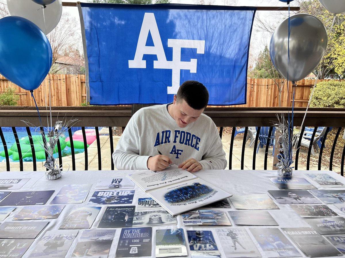 Brandon Nazworth 6-4 270 tweet media